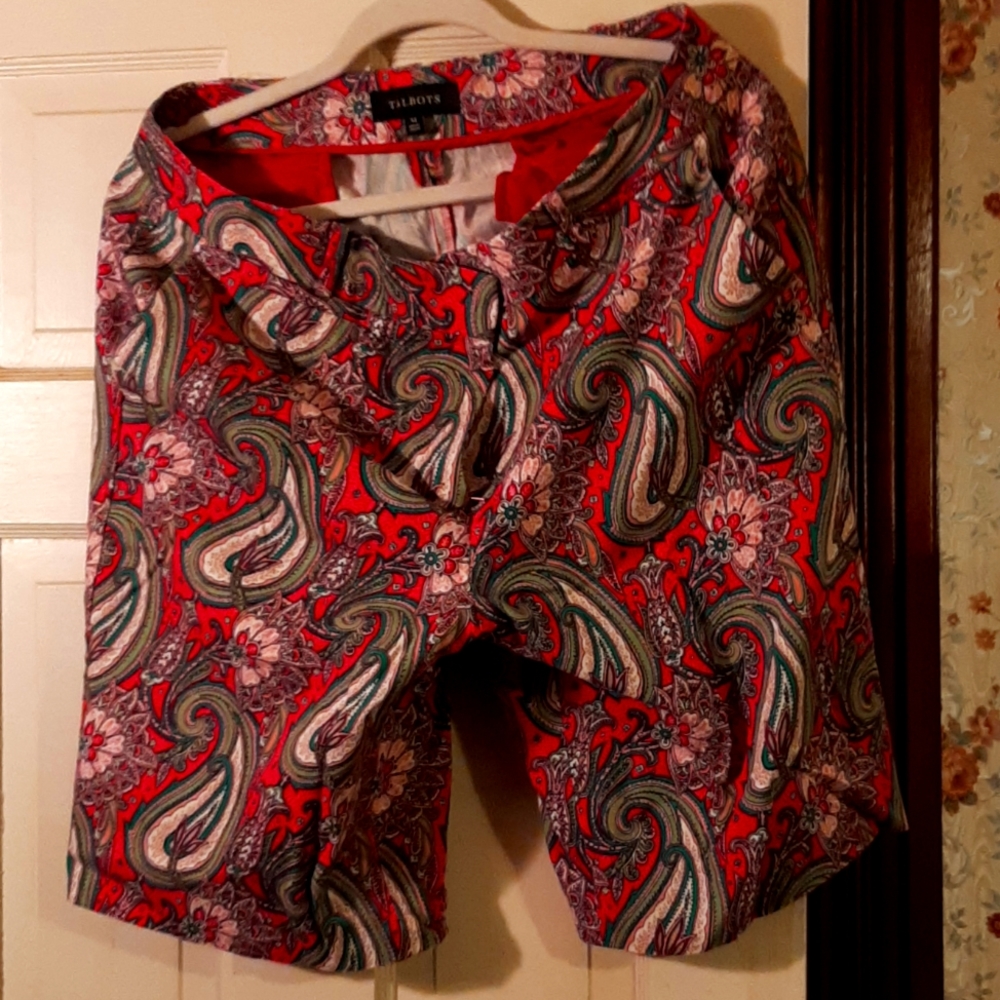 Beautiful pink and green paisley Talbots shorts.